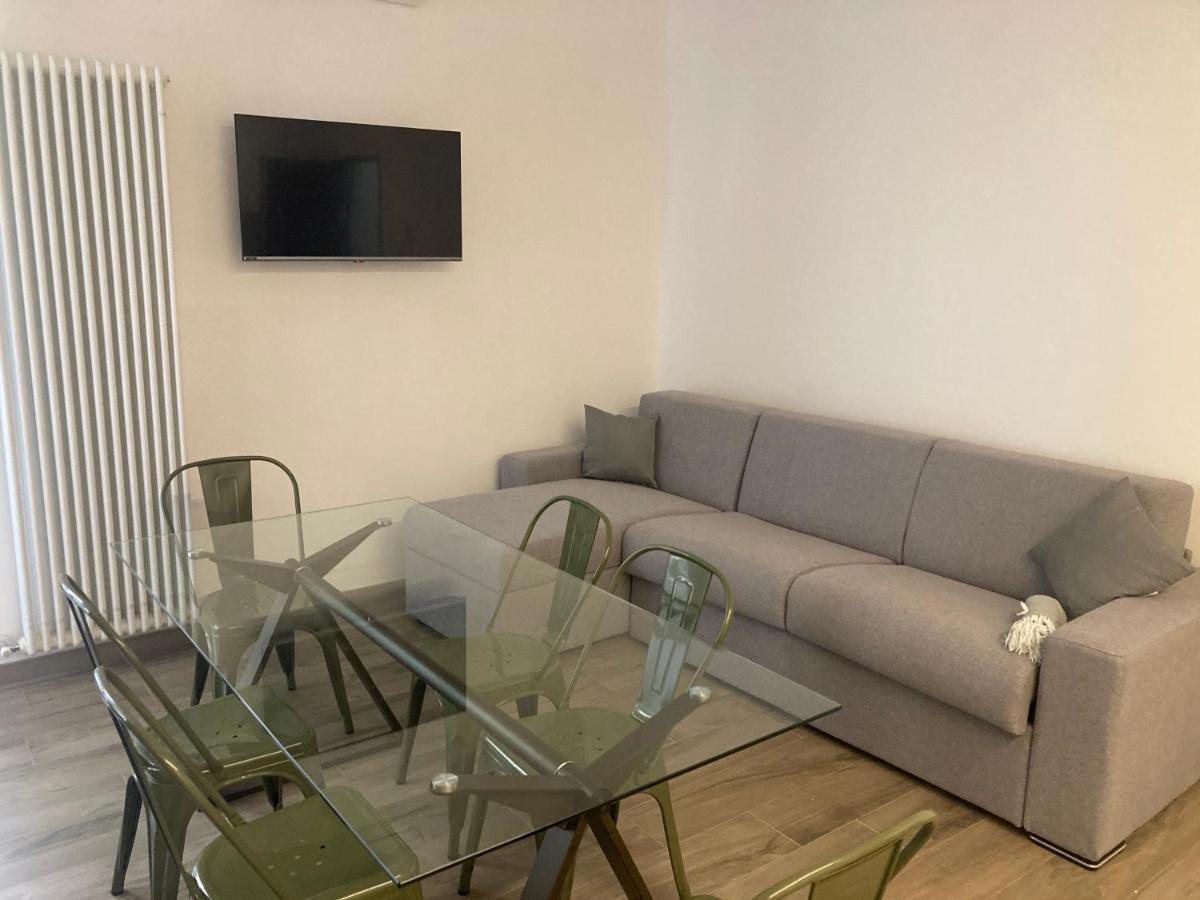 111 Suite Apartment แบร์กาโม ภายนอก รูปภาพ